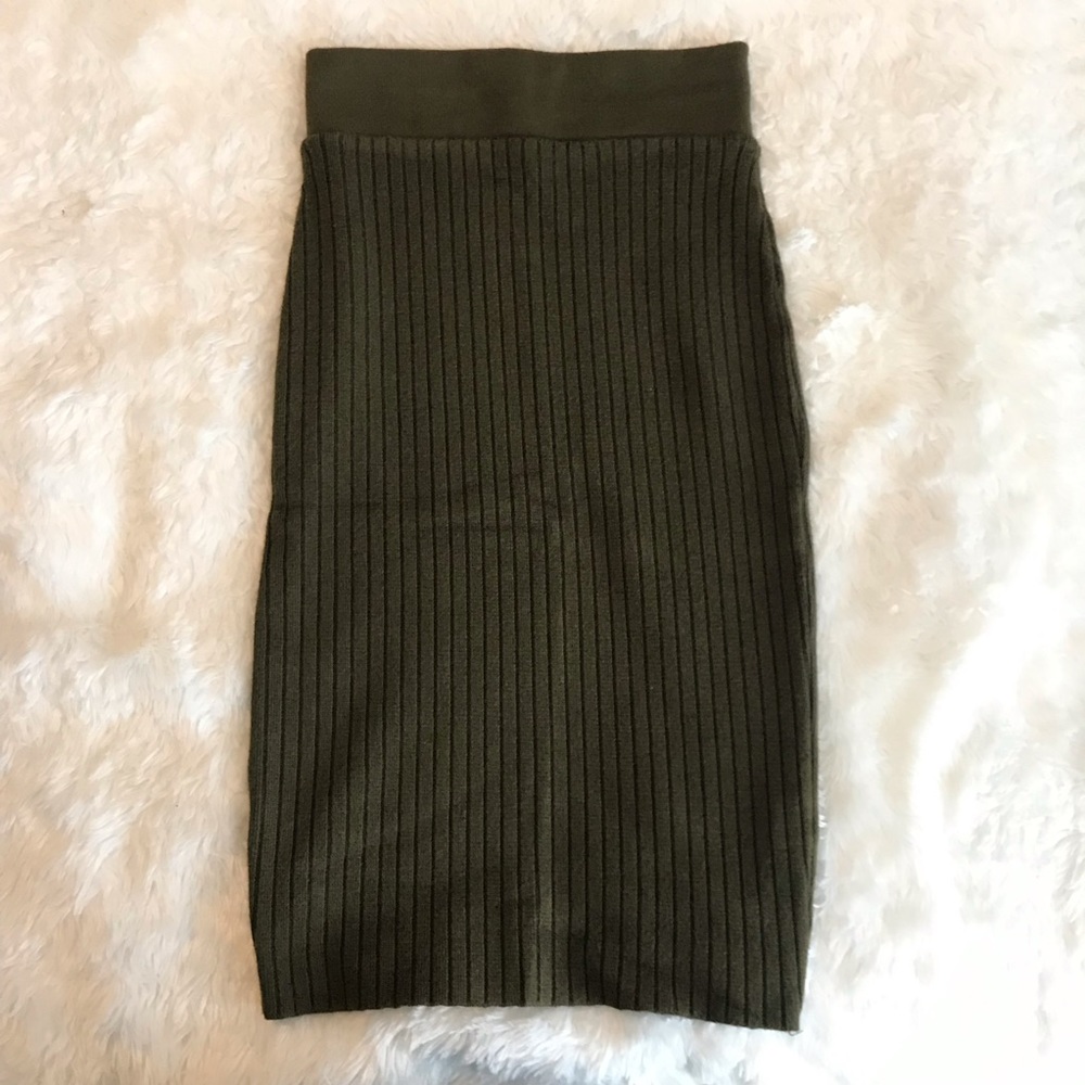 ⚡️Fashion Nova Army Green Bodycon Pencil Skirt⚡️